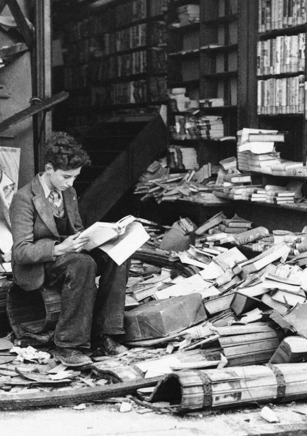 20.) A ruined London bookstore that was damaged in an air raid in 1940.