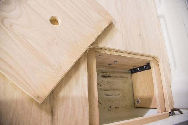 Hatch to hold a battery.