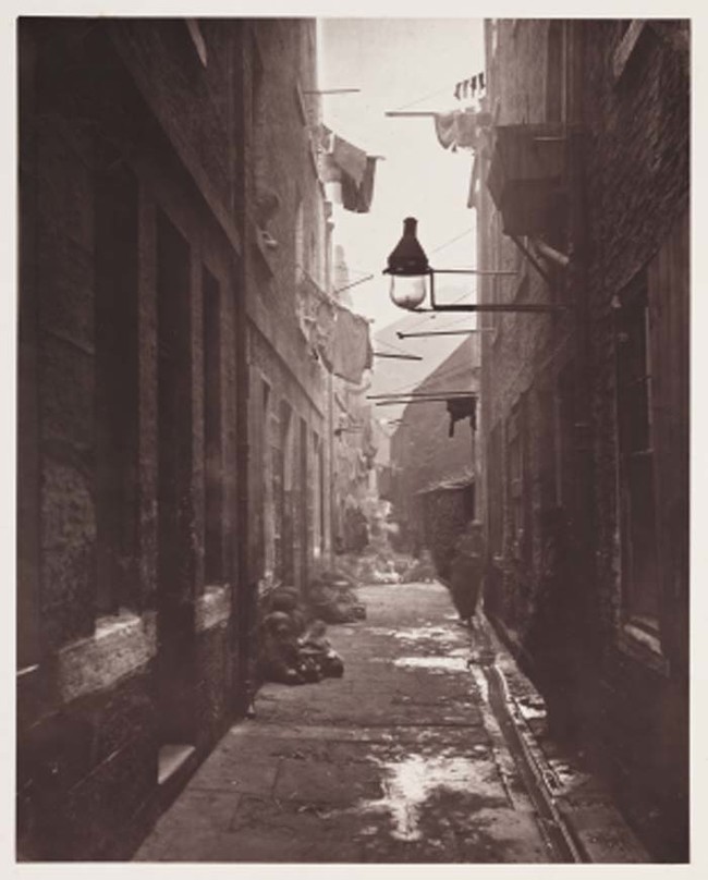 Worshippers often had to endure horrific smells during services, perhaps due to the excess of bodies stored in the vaults of churches and chapels. The foul aromas with "a peculiar taste" forced most people to worship with a handkerchief under their noses.