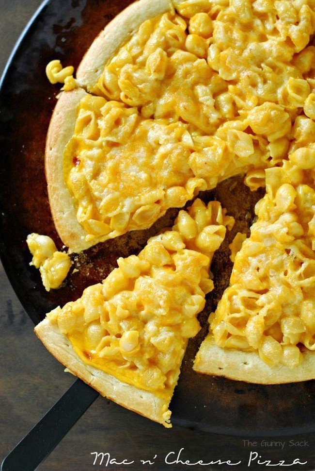 Mac N' Cheese Pizza