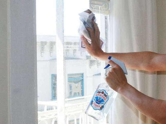 Clean your windows with vodka.