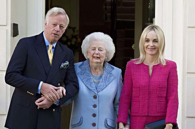 Margaret Thatcher with her children several months before she died.
