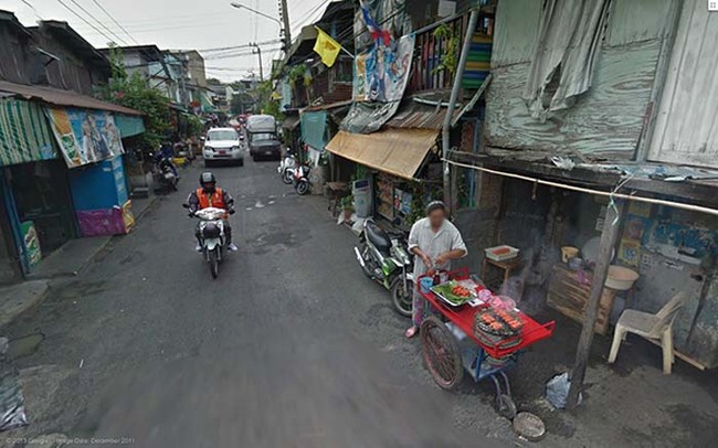 The means streets of Klongtoey in Bangkok, Thailand.