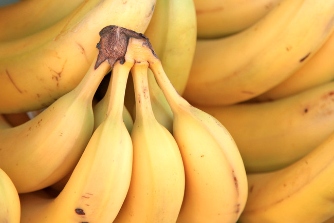Because of the high levels of vitamins, potassium, and magnesium, eating a banana will help the symptoms of withdrawal if you are trying to quit smoking.