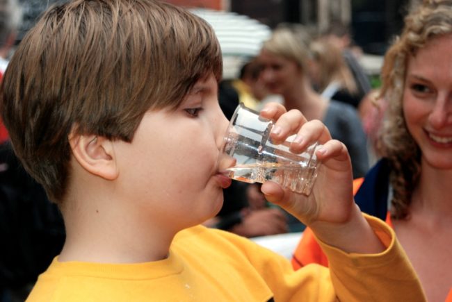 Mix a heaping teaspoon of baking soda into a small glass of tap water and drink quickly on an empty stomach.