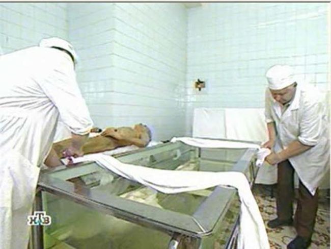 Back in April, a budget report was released. It revealed that about $200,000 had been reserved in 2016 for the maintenance of Lenin's corpse.