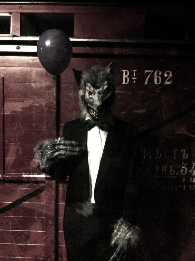 This guy stood still at a Halloween party for 10 minutes, effectively terrorizing everyone there.