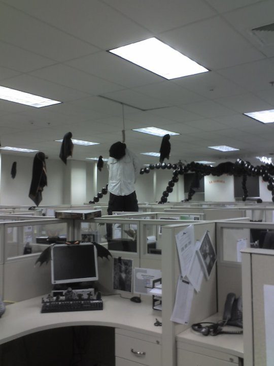 That probably isn't the best way to decorate your office, unless you're trying to make your co-workers have heart attacks.