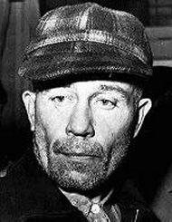 Ed Gein dug up corpses and killed two women, then used their body parts to make skin chairs, skull bowls, skin lamps, and even a woman suit.Why?Because he was obsessed with his mother.