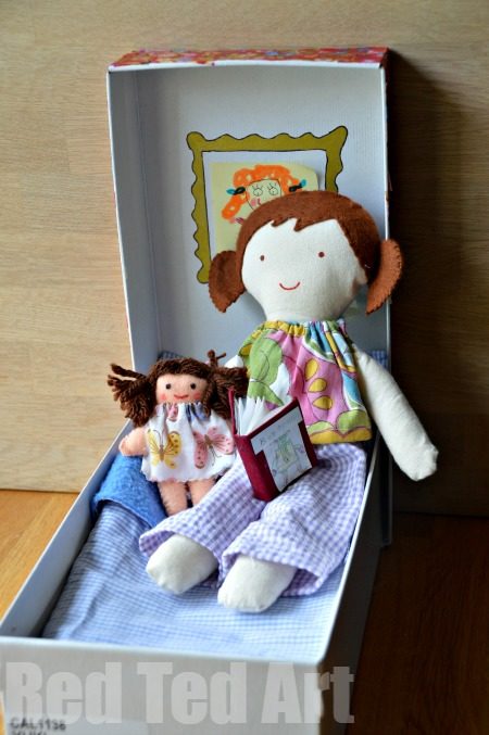 Put your daughter's dollies to bed right with this simple doll bed.