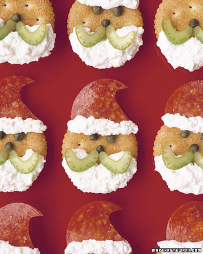 Santa Claus crackers? Say no more! I'm sold.