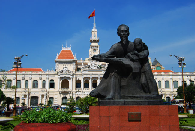 Not knowing if the baby was stolen, missing, or abandoned, his rescuers posted a photo online, hoping that his family would come forward. Within hours, his father and grandmother arrived.