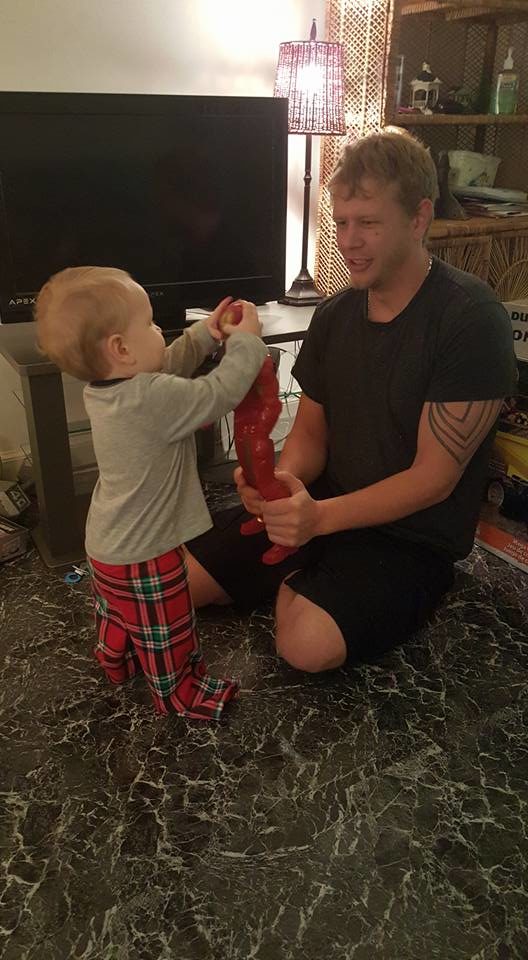 "This is my ex. This right here is more valuable than gold. This is a man who doesn't pay a dime through the state because when my son needs new clothes, I just call him," she said.