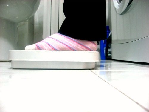 After a year, those participating in alternate-day fasting lost six percent of their body weight on average, while the daily calorie restriction group lost about 5.3 percent. Blood pressure and heart rate changes were not significantly different in the two groups either.