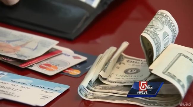 Much to her surprise, she discovered that all the cash, credit cards, and other personal belongings were still inside!