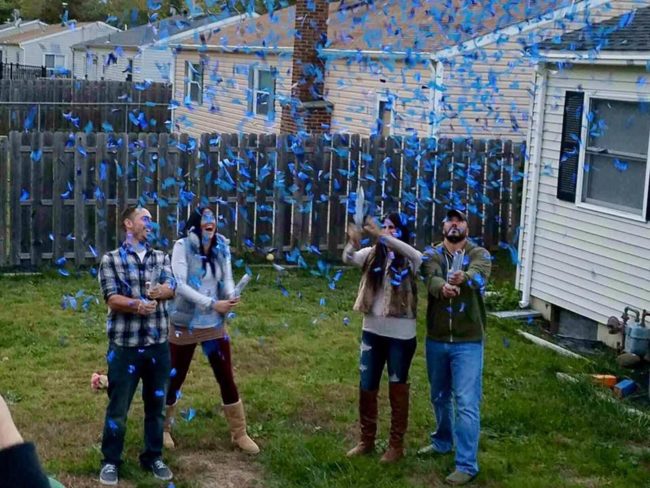 After finding out at their gender reveal party that they'd both be having boys, they knew their little ones would become best friends. 