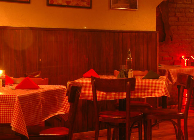 After seeing her friend's damaged feet, Nicola Gavin decided to share a photo of them to call out the footwear policy management enforced at the JOEY restaurant that employed her friend.