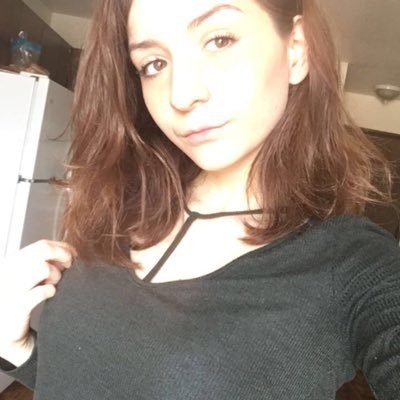 With their daughter reportedly in the room, the pregnant Perez pointed a .50 calibre pistol at Ruiz's chest as he held the large book up. The two cameras they'd set up recorded Ruiz being shot in the chest. He died shortly after.