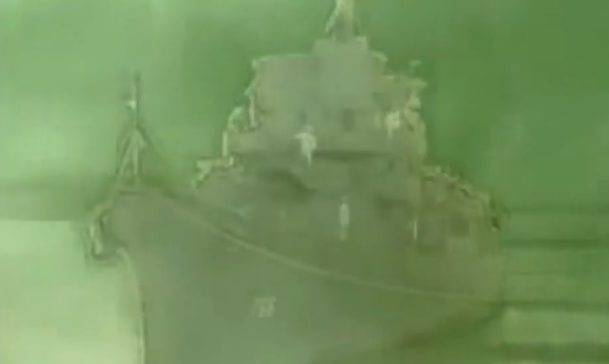 In one test, the ship allegedly disappeared with a green fog in its place and then reappeared with some sailors physically fused to certain parts of the ship. In a later one, it was said to have teleported 200 miles away toNorfolk, Virginia, and then returned to Philadelphia, going back 10 minutes in time.