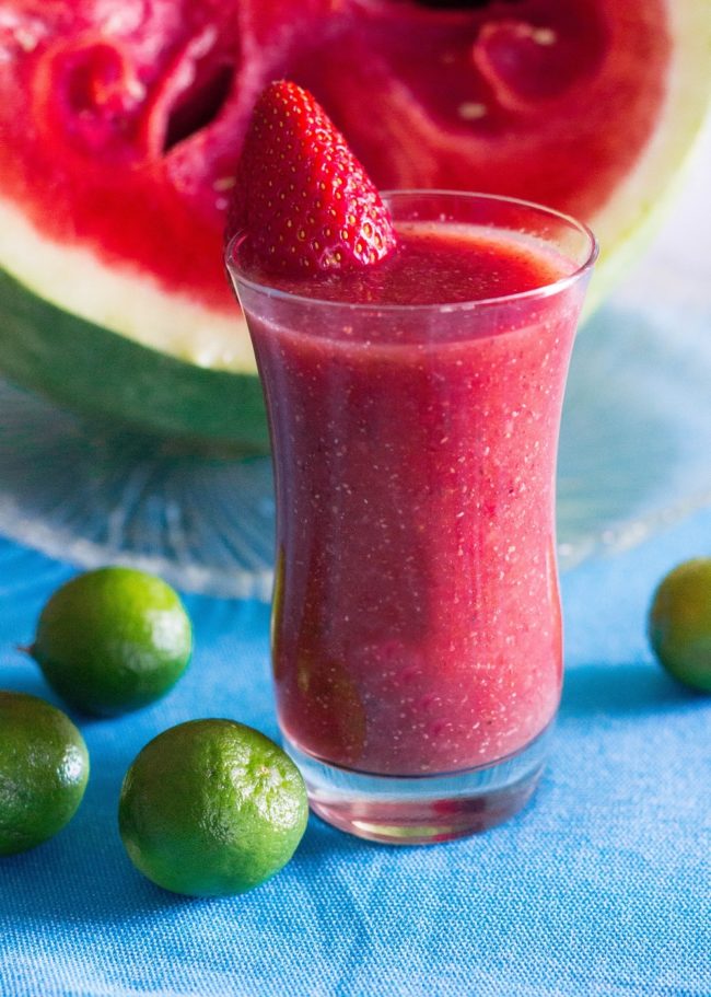 Want a boost of fresh fruit in the morning? This simple and easy strawberry-watermelon smoothie will help you start your day off right. 