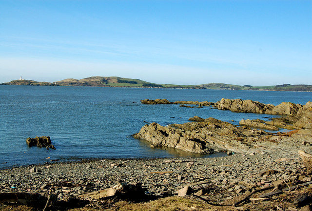 Everything seemed to be going fine -- that is, until a man named David Collin and his dad traveled to the island on a day trip. Once there, they were puzzled at the lack of activity. When Collin's father went inside the assistant keeper&rsquo;s house to investigate, he found Clark's bloody body lying in bed next to some lengths of rope.