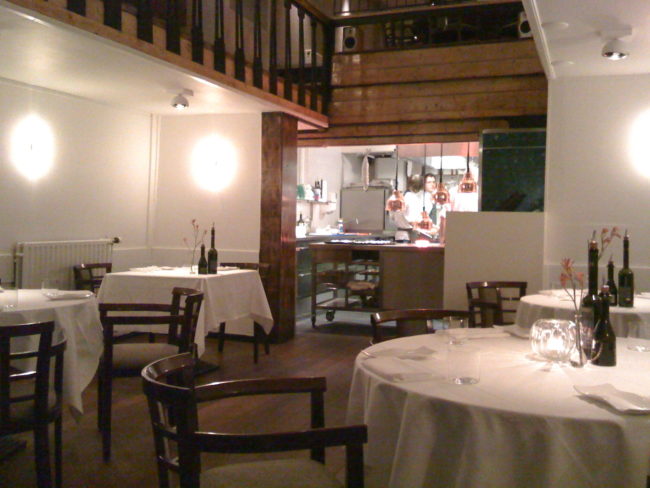 When the woman pointed out that the comments were outright inappropriate, the disgusting date responded by saying he'd get to experience her "oral skills" by the end of the night.