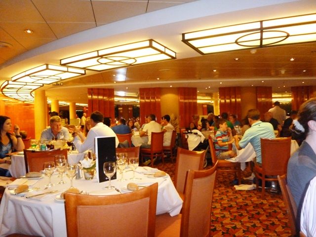 He decided to take the second option. After that, the kind cop offered the woman a seat at his family's table and even told her he'd give her a ride home.