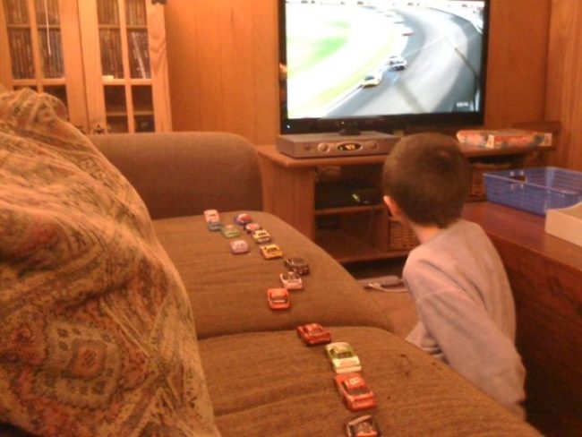 This is how one diehard Nascar fan tracks his favorite drivers' positions in the race!