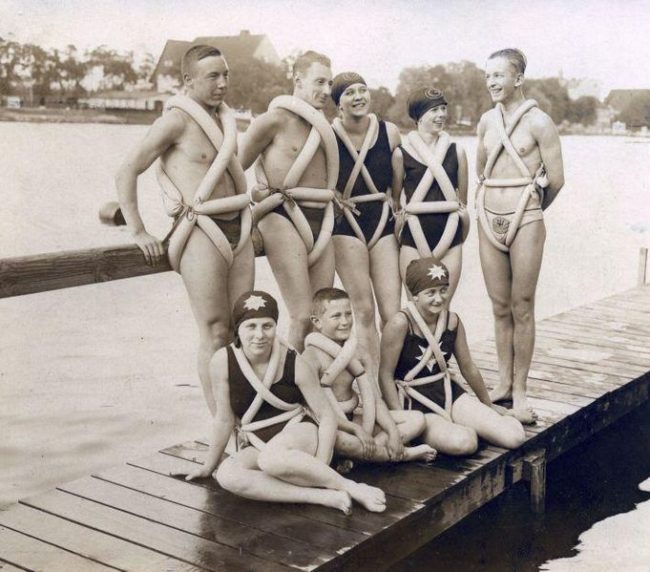 These crazy kids from Germany used bike tires as flotation devices in 1925.