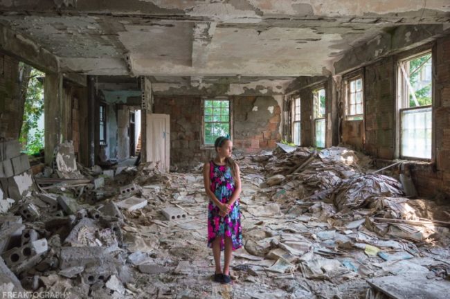 In their latest photo series called "Beauty in Decay" the girl's presence brought new life to the derelict building. "I took her photo in this exact same spot three years ago and it is crazy to see what a little lady she has grown into in such a short time," her dad said.