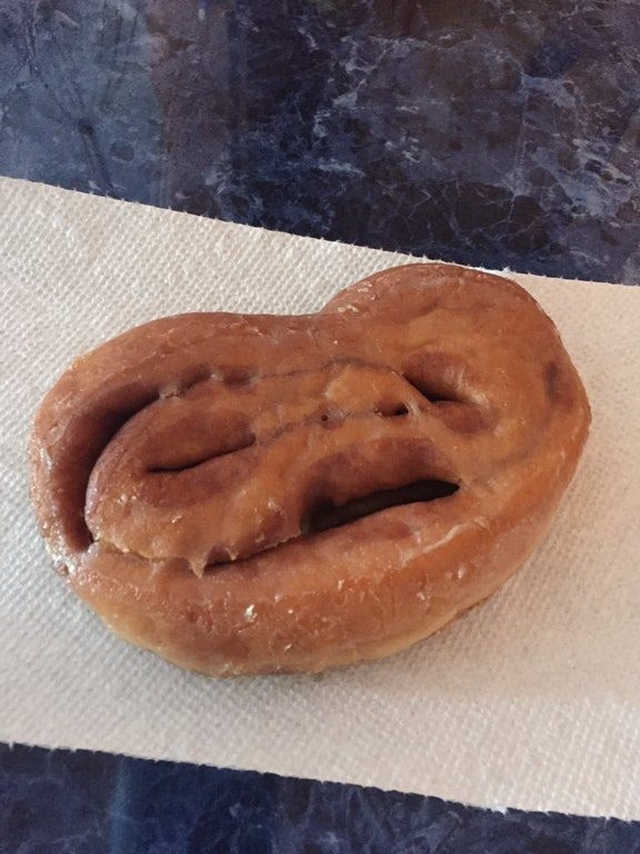 "This cinnamon roll looks like an anguished ET."