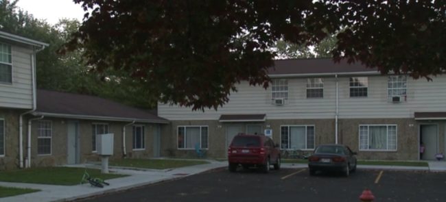 Police on the scene said that when they arrived, they saw Serenity's 22-year-old mother holding the little girl and screaming for help.