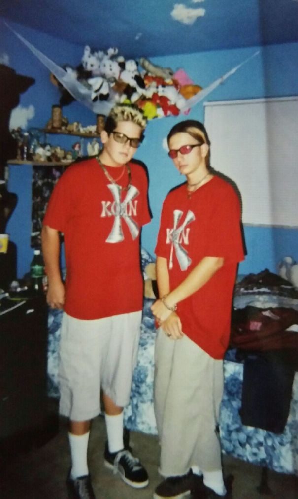 This is the most '90s photo I have ever seen in my life.