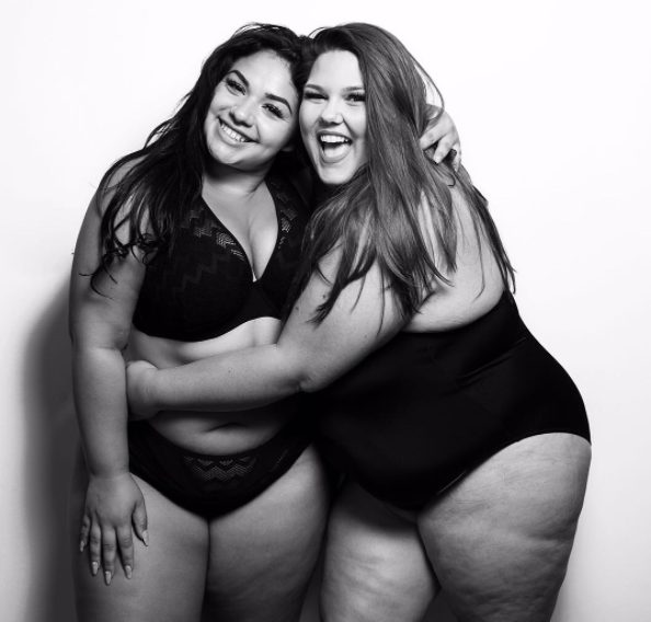 This is the original unedited image. While Sirokai and Thorpe say they think they look great in both photos, only one of them is truly authentic.