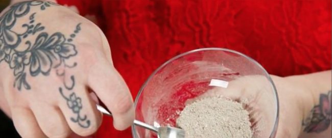 “My mum and I had a really strong bond and one which could never be broken, even by death,” Debra said. “She has been the one who has helped me through all the other ups and downs of my life and then suddenly she just wasn’t there any more. I was distraught.”