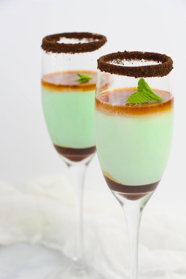 Why wait for Girl Scout cookie season when you can enjoy a thin mint cocktail right now?