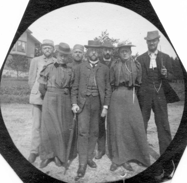 While in today's world we might find it a bit creepy to go around taking photos of people without their consent, the pictures are a fascinating look into life in Norway at a time when cameras were uncommon.