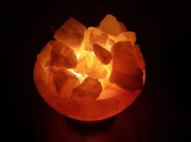 Studies have, in fact, found that negative ions could improve mood and help treat seasonal affective disorder. However, this would require very high concentrations of negative ions -- something salts lamps don't emit.