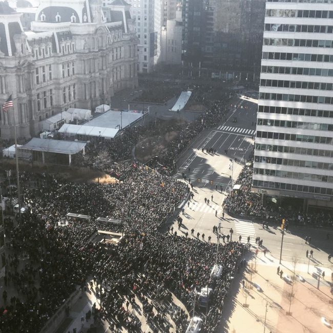 Look at that YUGE crowd!