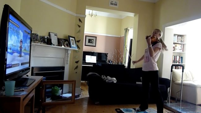 Yep, you read that right. De Wit isn't just a masterful musician, but she's also able to multitask like nobody's business.