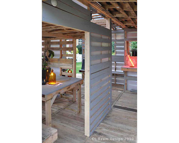 The pallet houses can even be upgraded to include insulation, heating and cooling.