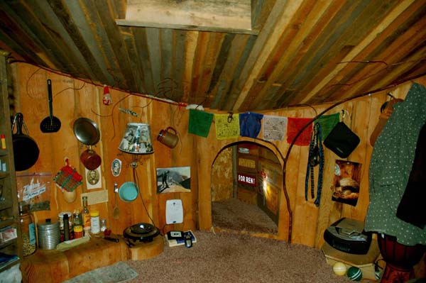 Inside, the small dimensions of the rooms make the house incredibly cozy.